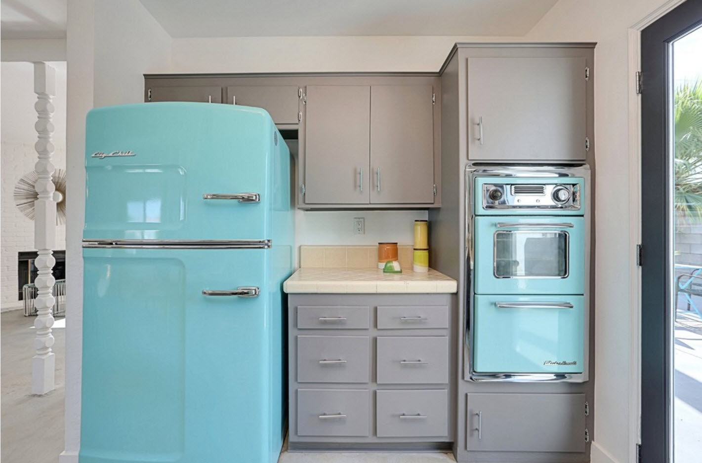 холодильник в цвет мебели