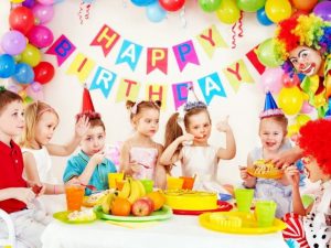 Украшение комнаты ребенка на день рождения своими руками. Оформление именинникам до 7 и от 8 до 15 лет + 180 ФОТО
