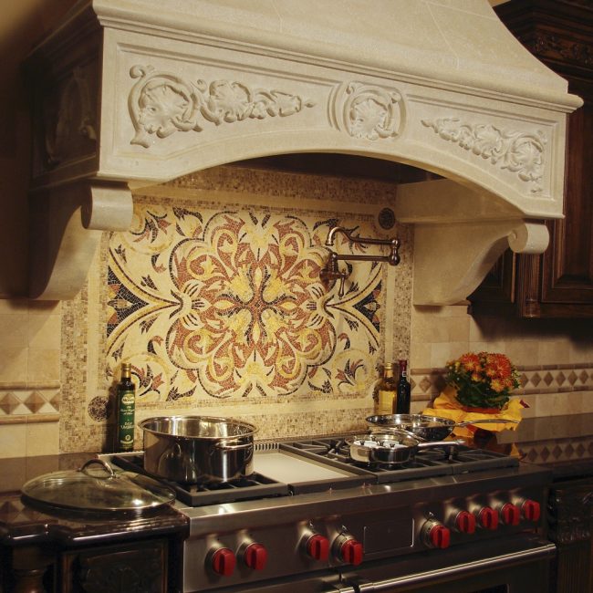 Этот старинный способ украшать помещения подчеркнет классический стиль кухни