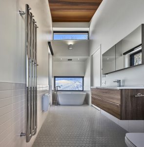 Дизайн дома с мансардой (170+ Фото) - Варианты отделки интерьера комнаты