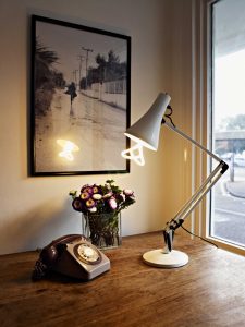 Правила светодизайна: Настольные лампы для стола. Лучшие варианты, которые подойдут каждому
