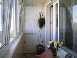 Дизайн Балкона со шкафом – экономим пространство квартиры (165+ Фото). Как сделать красивый Шкаф своими руками?