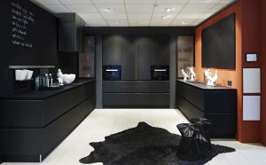 Черные кухни в интерьере - Новый тренд в кухонном мире (220+ Фото сочетаний в дизайне)