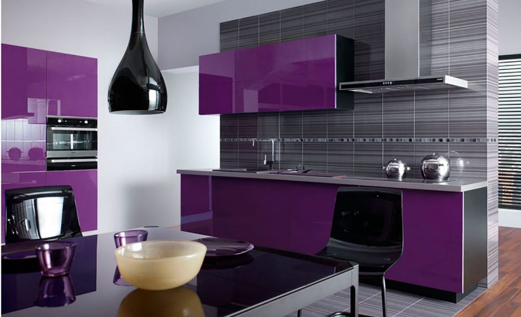 Фиолетовый часто используется как дополнение к другим оттенкам