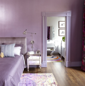 Обои сиреневого цвета в дизайне гостиной, спальни и других комнатах. Удачные комбинации и сочетания (90+ Фото)