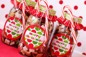 Подарки из конфет своими руками: Эсклюзивные и вкусные идеи. 90+(Фото) Сладких и Оригинальных Поделок на Новый 2019 год. 7 легких мастер-классов