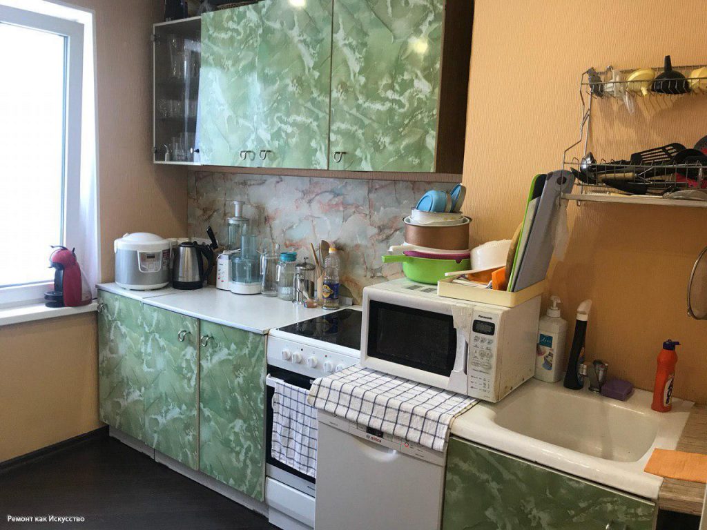 Жена с мужем сделали ремонт на кухне, получилось 7 квадратов серости. Фото До/После