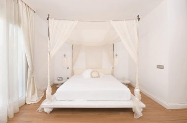 Белая спальня в современном стиле (125+ Фото Дизайна ) — Белые мебель/стены. Как не переборщить с выбором?