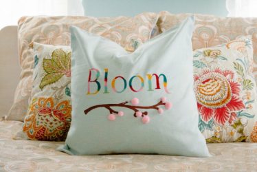 Декоративные подушки Своими руками — Изюминка вашего интерьера. Мастер-классы, схемы, выкройки (145+ Фото)