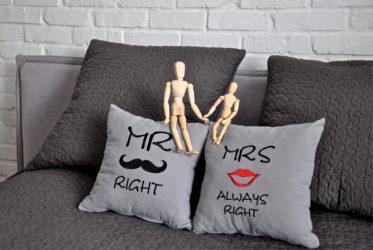 Декоративные подушки Своими руками — Изюминка вашего интерьера. Мастер-классы, схемы, выкройки (145+ Фото)