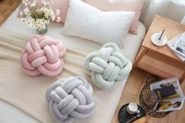 Декоративные подушки Своими руками — Изюминка вашего интерьера. Мастер-классы, схемы, выкройки (145+ Фото)