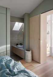 Отделка Ванной комнаты искусственным камнем: Умывальник, столешница, полки. Особенности использования материала