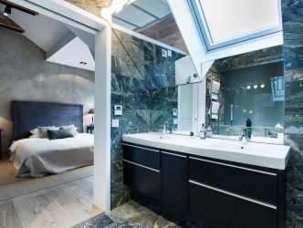 Отделка Ванной комнаты искусственным камнем: Умывальник, столешница, полки. Особенности использования материала