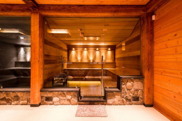 Деревянный потолок с декоративными балками: 165+ (Фото) дизайна и отделки