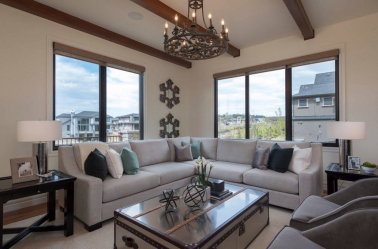 Деревянный потолок с декоративными балками: 165+ (Фото) дизайна и отделки