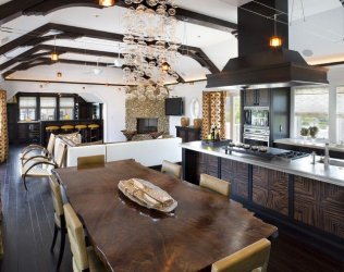 Деревянный потолок с декоративными балками: 165+ (Фото) дизайна и отделки