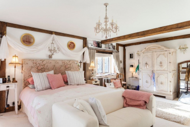 Деревянный потолок с декоративными балками: 165+ (Фото) дизайна и отделки