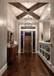 Деревянный потолок с декоративными балками: 165+ (Фото) дизайна и отделки