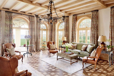 Деревянный потолок с декоративными балками: 165+ (Фото) дизайна и отделки