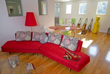 Дизайн детской комнаты с мягким диваном: Как и Куда лучше поставить?