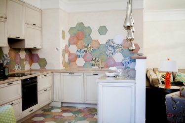 Дизайн малогабаритной кухни с холодильником в хрущевке на 5-6 кв.м. + 190 ФОТО реальных и практичных планировок