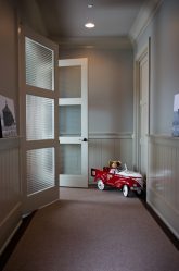 Двери со стеклянными вставками: 180+ (Фото) пластиковых, деревянных и алюминиевых вариантов (входные, межкомнатные, купе)