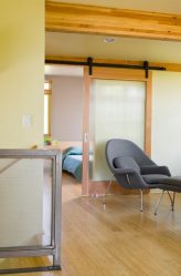 Двери со стеклянными вставками: 180+ (Фото) пластиковых, деревянных и алюминиевых вариантов (входные, межкомнатные, купе)