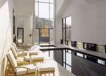 Двери со стеклянными вставками: 180+ (Фото) пластиковых, деревянных и алюминиевых вариантов (входные, межкомнатные, купе)