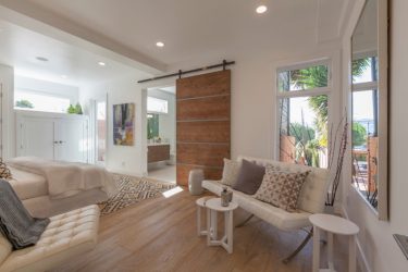 Двери со стеклянными вставками: 180+ (Фото) пластиковых, деревянных и алюминиевых вариантов (входные, межкомнатные, купе)