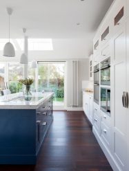 Двери со стеклянными вставками: 180+ (Фото) пластиковых, деревянных и алюминиевых вариантов (входные, межкомнатные, купе)