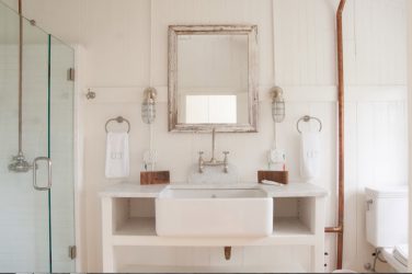 Двери в туалет и ванную — Какие Лучше? 170 Вариантов для Вашего выбора (стеклянные, пластиковые, раздвижные)