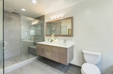 Двери в туалет и ванную — Какие Лучше? 170 Вариантов для Вашего выбора (стеклянные, пластиковые, раздвижные)