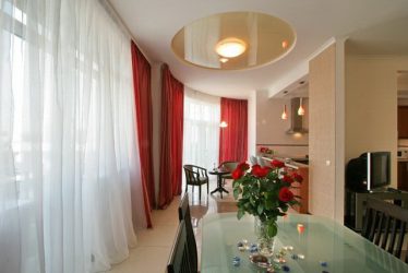 Двухуровневые потолки в зале:  Материалы, интересные сочетания, идеи по дизайну (135+ Фото)