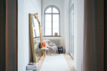 Дизайн элегантной прихожей в маленьком и большом частном доме. Самые модные и доступные интерьеры + 180 ФОТО