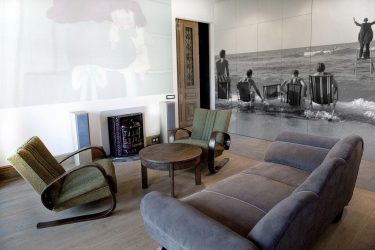 Фотообои на стене в Гостиной, Спальни, Кухни и Детской: 205+ Фото Привлекательных интерьеров