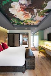 Фотообои в интерьере спальни: 205+ (Фото) Красивых идей для создания уюта