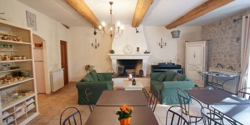 Интерьер гостиной в стиле Прованс – очарование Франции в вашем доме (170+ Фото)