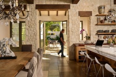 Декоративный камень на Кухне — 130 Вариантов Оформления красивых дизайнов