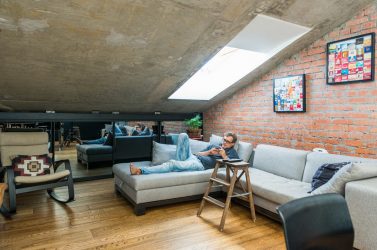 Дизайн дома с мансардой (170+ Фото) — Варианты отделки интерьера комнаты