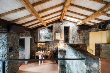 Дизайн дома с мансардой (170+ Фото) — Варианты отделки интерьера комнаты