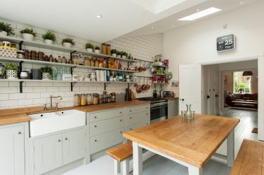 Дизайн красивых Кухонь в стиле Прованс: 240+ Фото Современных Оформлений (стены, потолок, шторы)