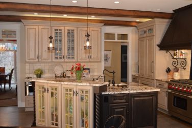 Дизайн красивых Кухонь в стиле Прованс: 240+ Фото Современных Оформлений (стены, потолок, шторы)