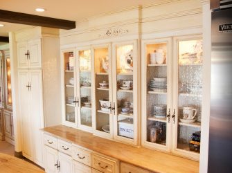 Дизайн красивых Кухонь в стиле Прованс: 240+ Фото Современных Оформлений (стены, потолок, шторы)