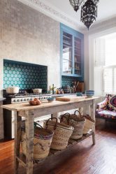 Интерьер кухни с нишей: Оформляем кухонное пространство правильно (в стене, под окном, в углу)