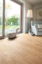 Ламинат в интерьере квартиры (на полу, стенах, потолке). Полезные советы, рекомендации, ТОП-5 трендов + 100 ФОТО