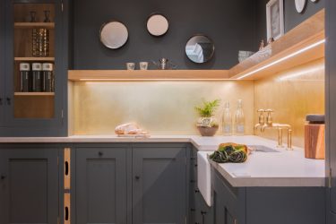 Куда поставить холодильник, если кухня маленькая? Учимся экономить пространство: 120+ Фото расположений в дизайне