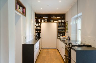 Куда поставить холодильник, если кухня маленькая? Учимся экономить пространство: 120+ Фото расположений в дизайне