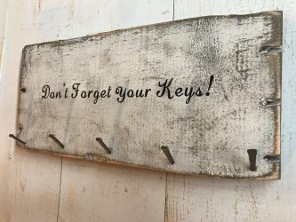 Настенная ключница в прихожую: 140+ (Фото) Оригинальных вариантов своими руками