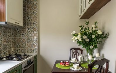 Отделка стен на кухне: 205+ Фото Вариантов (панели, ламинат, штукатурка). Как сочетать практичность с эстетикой?