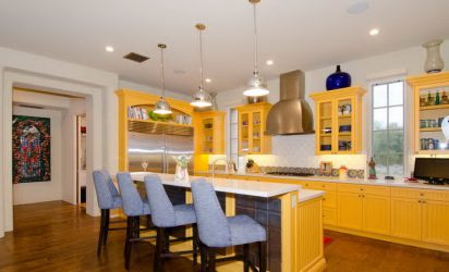 Отделка стен на кухне: 205+ Фото Вариантов (панели, ламинат, штукатурка). Как сочетать практичность с эстетикой?